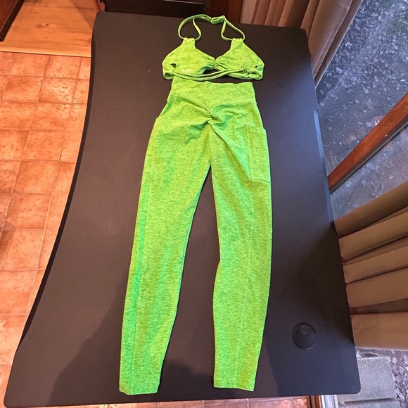 (3) Bombshell Workout Set Bundle - Picture 12 of 13